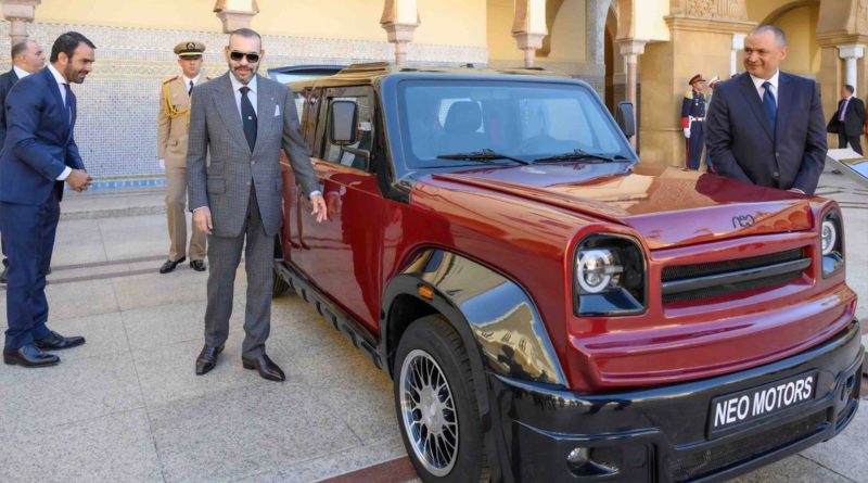 Présentation à SM le Roi d'un modèle de la 1ère marque automobile grand public marocaine et du prototype de véhicule à hydrogène d’initiative marocaine